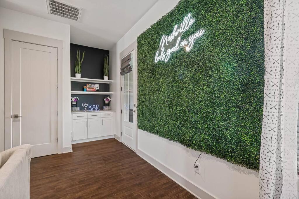 King Bed, Balcony, Covered Patio & Firepit! 8 Minutes From Broadway Nashville Buitenkant foto