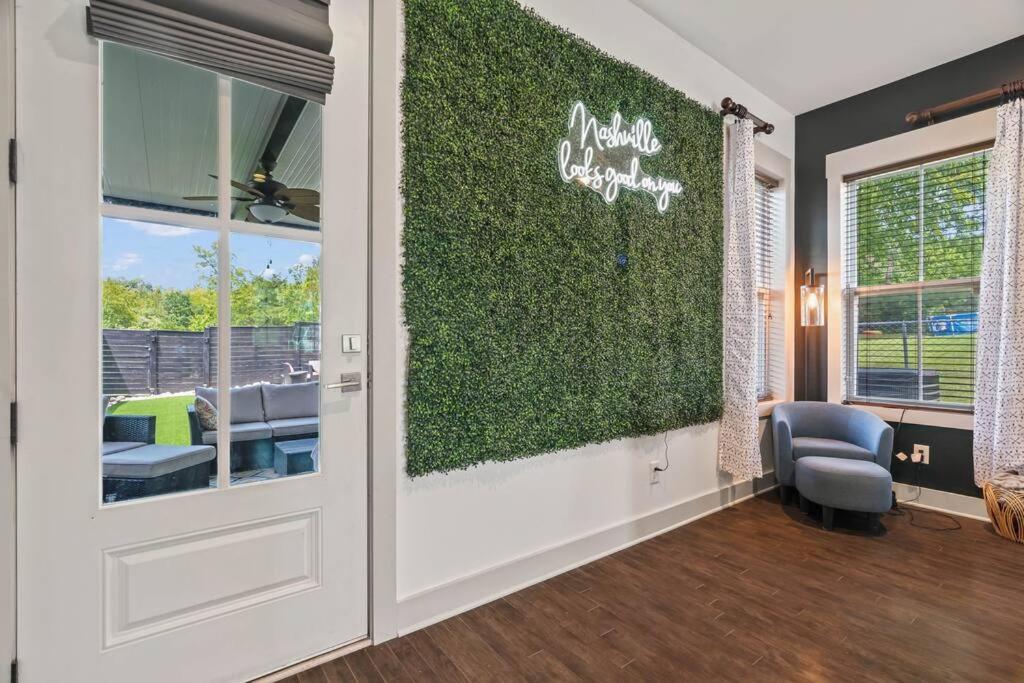 King Bed, Balcony, Covered Patio & Firepit! 8 Minutes From Broadway Nashville Buitenkant foto