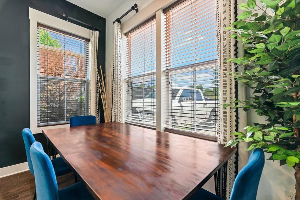 King Bed, Balcony, Covered Patio & Firepit! 8 Minutes From Broadway Nashville Buitenkant foto